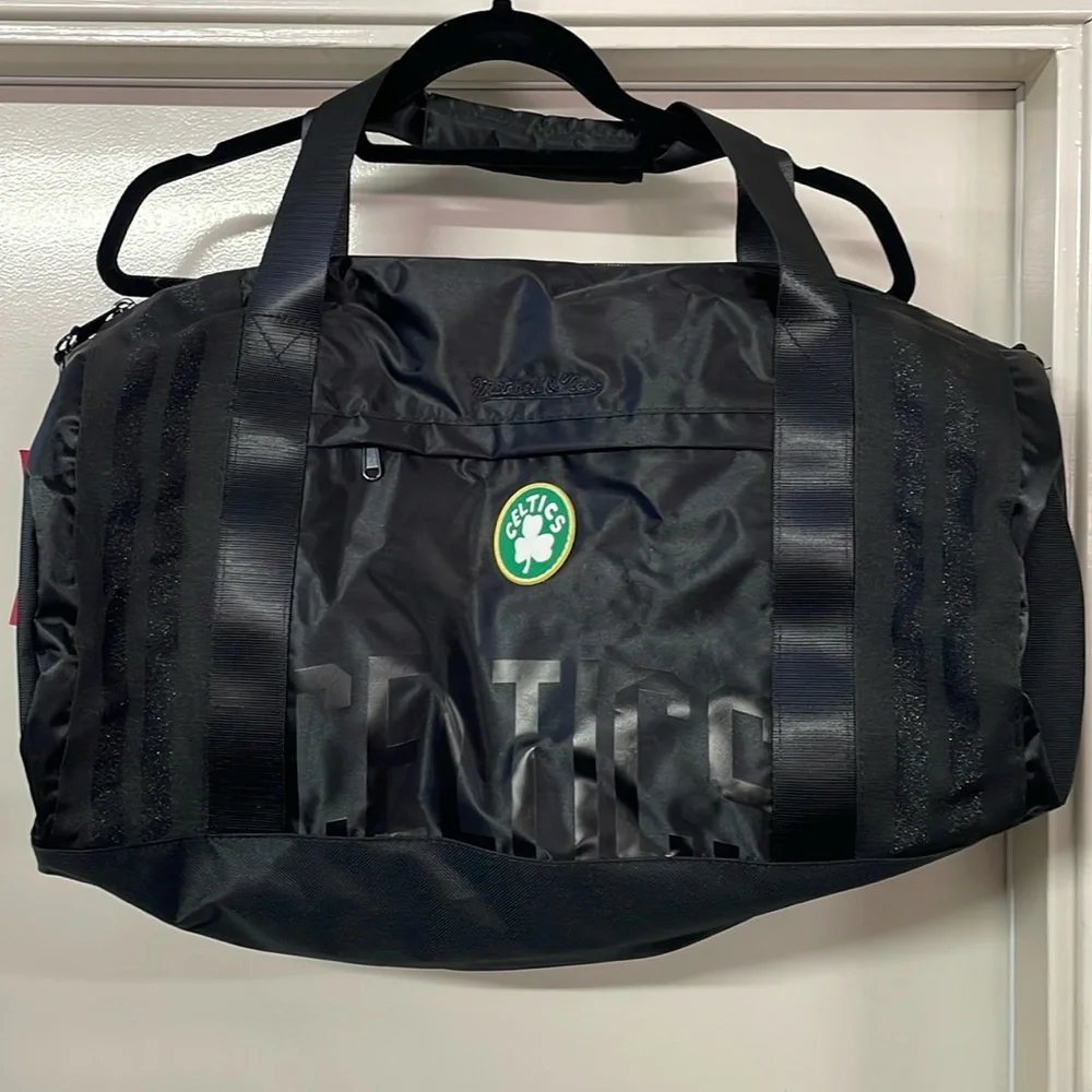 🎄Mitchelle & Ness Boston Celtics NBA Satin Duffel Bag.🎁